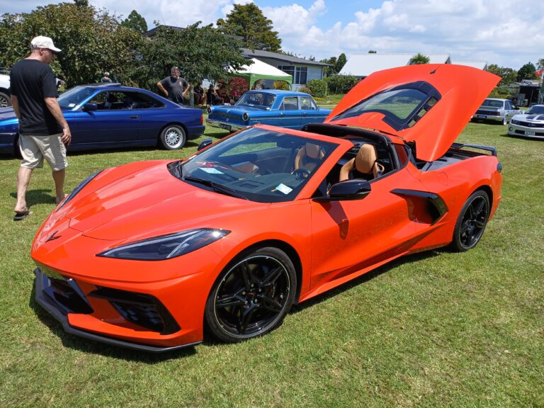 Chevrolet Corvette Coup 2
